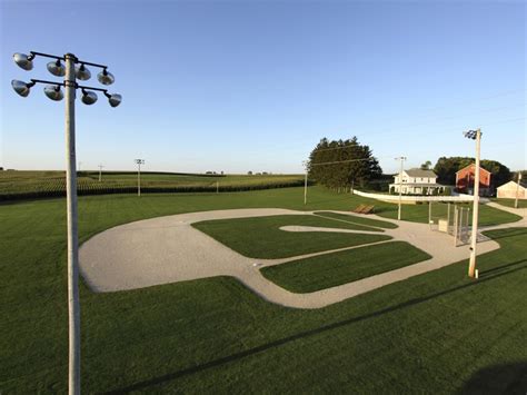 THE CLOSEST Hotels to Field of Dreams Movie Site, Dyersville.
